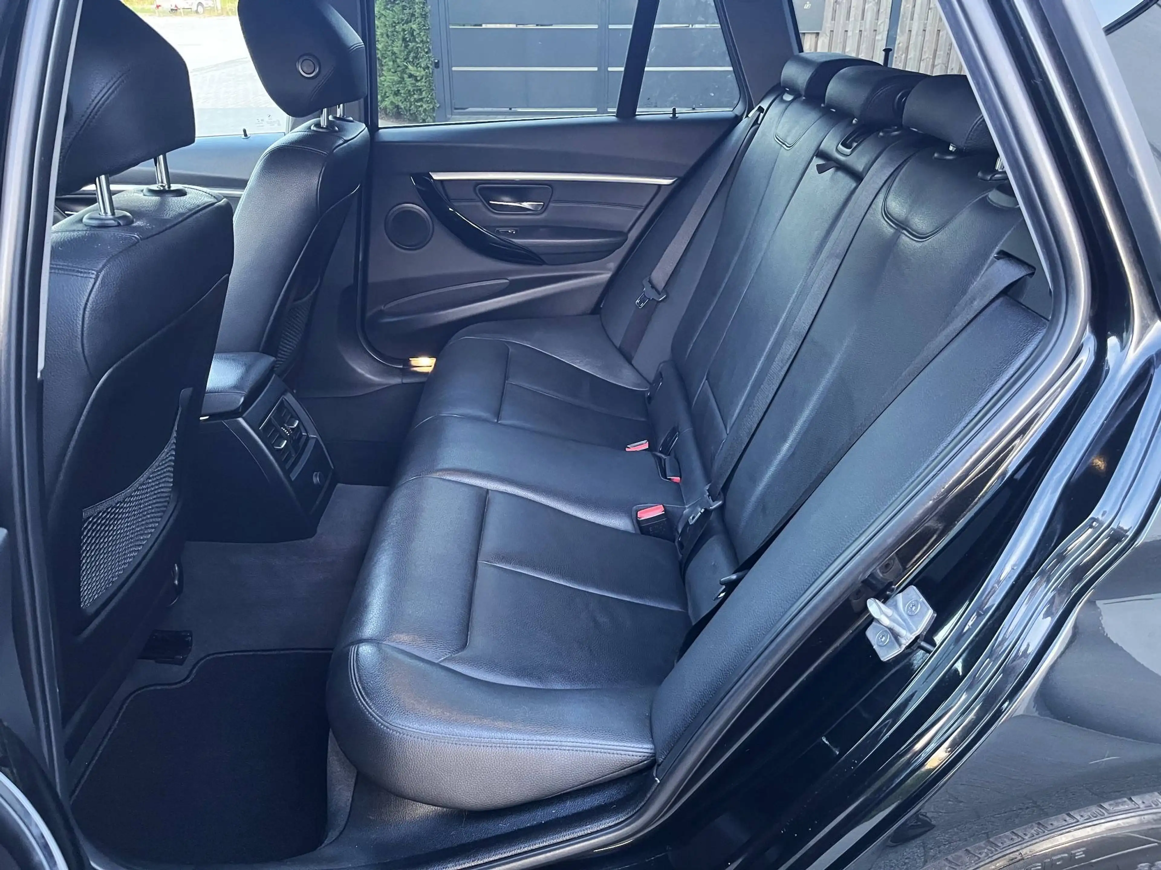 BMW 316 dA Touring Luxury Line*GPS Prof.*Leder*ZVW*Zeer net! — photo 9