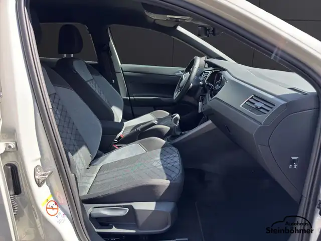 Volkswagen Polo view 13