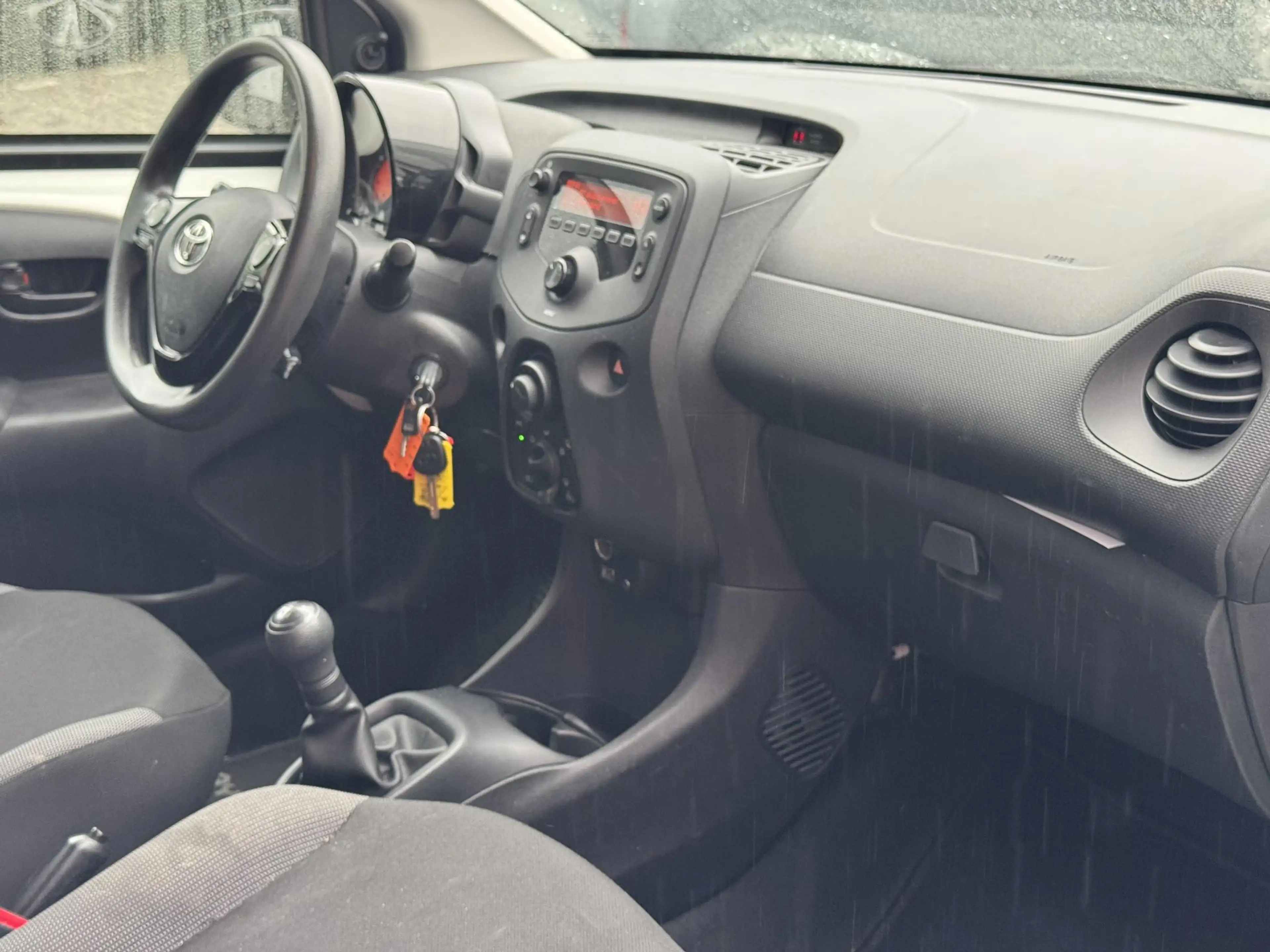 Toyota Aygo 1.0 VVT-i x-fun TREKHAAK AIRCO NL-AUTO — photo 3