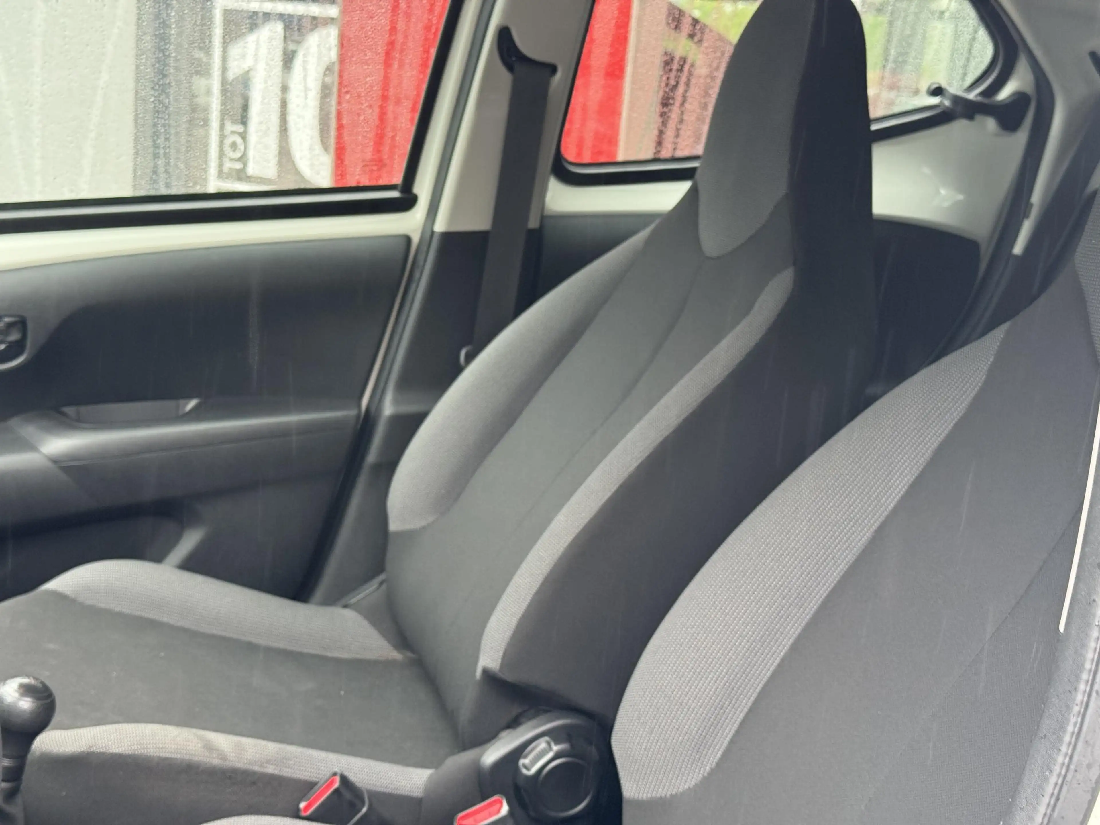Toyota Aygo 1.0 VVT-i x-fun TREKHAAK AIRCO NL-AUTO — photo 7