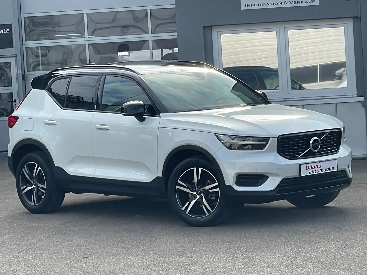 Volvo XC40 T3 Aut R Design Pano Leder Kamera 1Hd TOP! Weiß - 2