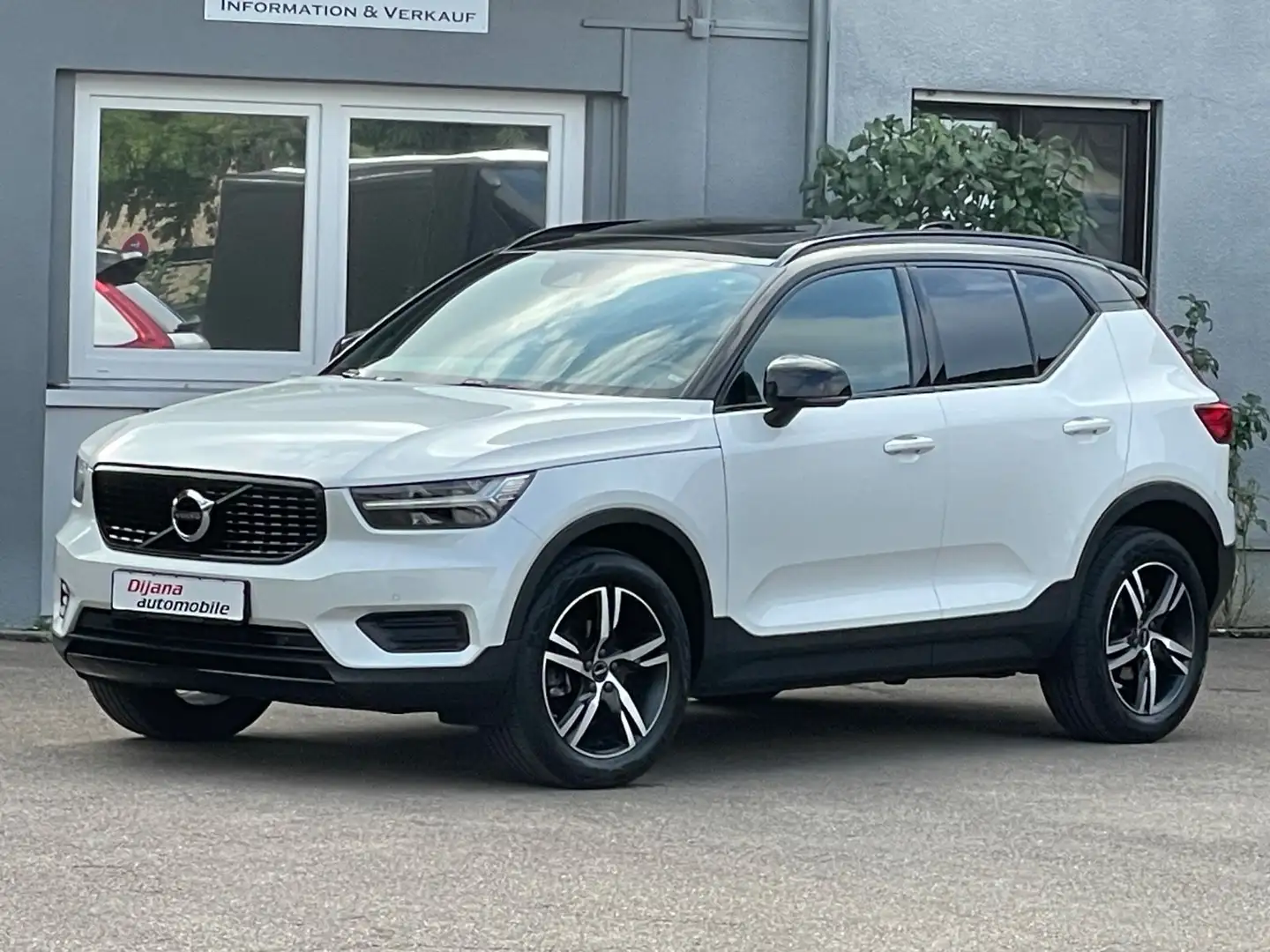 Volvo XC40 T3 Aut R Design Pano Leder Kamera 1Hd TOP! Weiß - 1