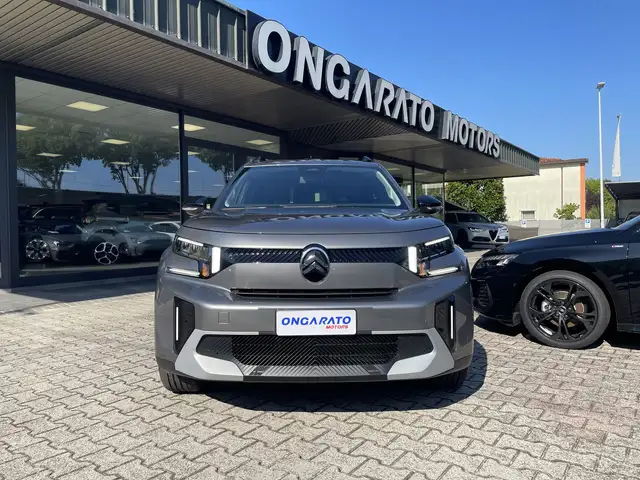Citroen C3 Aircross view 2
