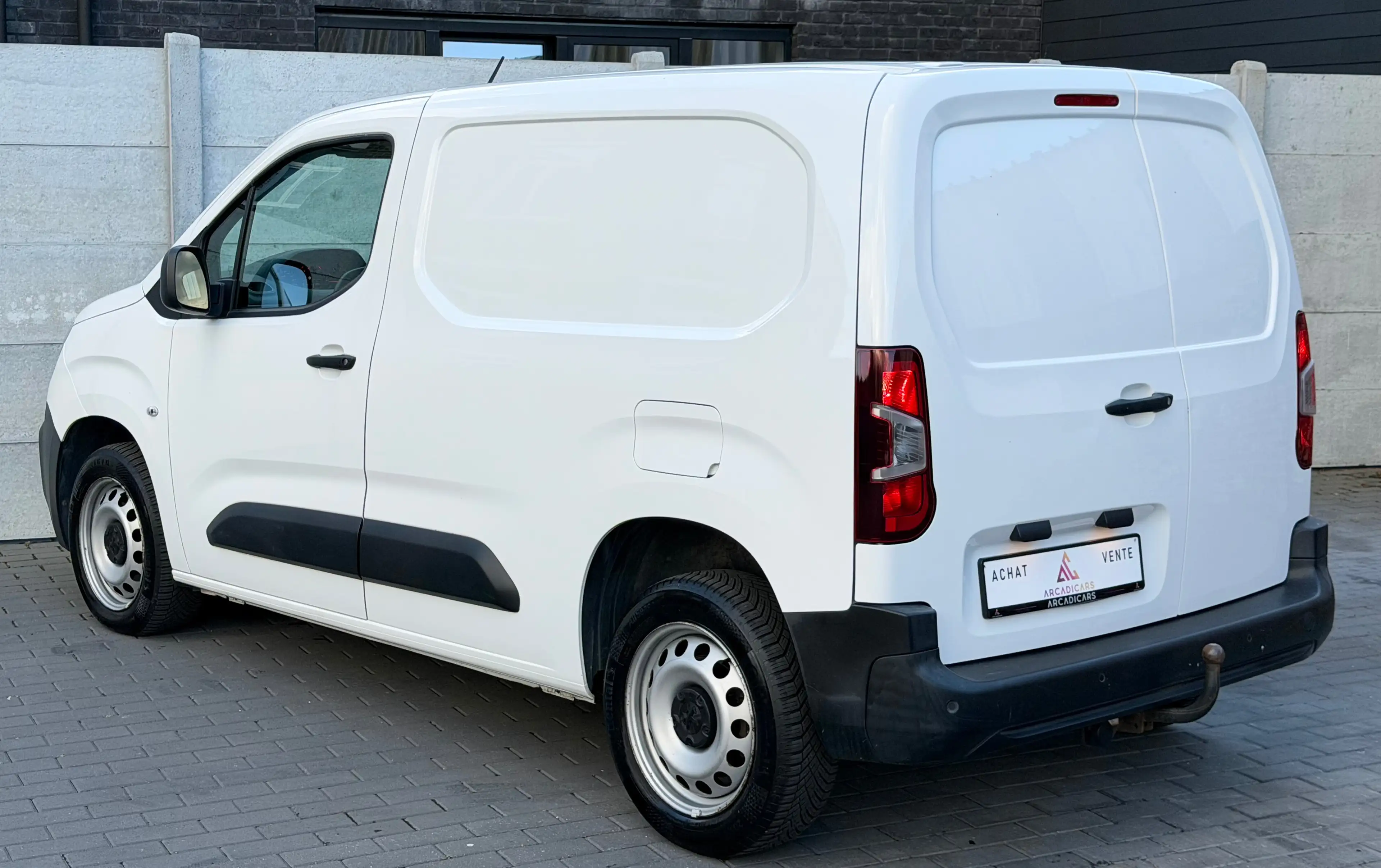 Peugeot Partner 3 PLACES - CAR PLAY - ATT REMORQUE - CARNET COMPLET — photo 5