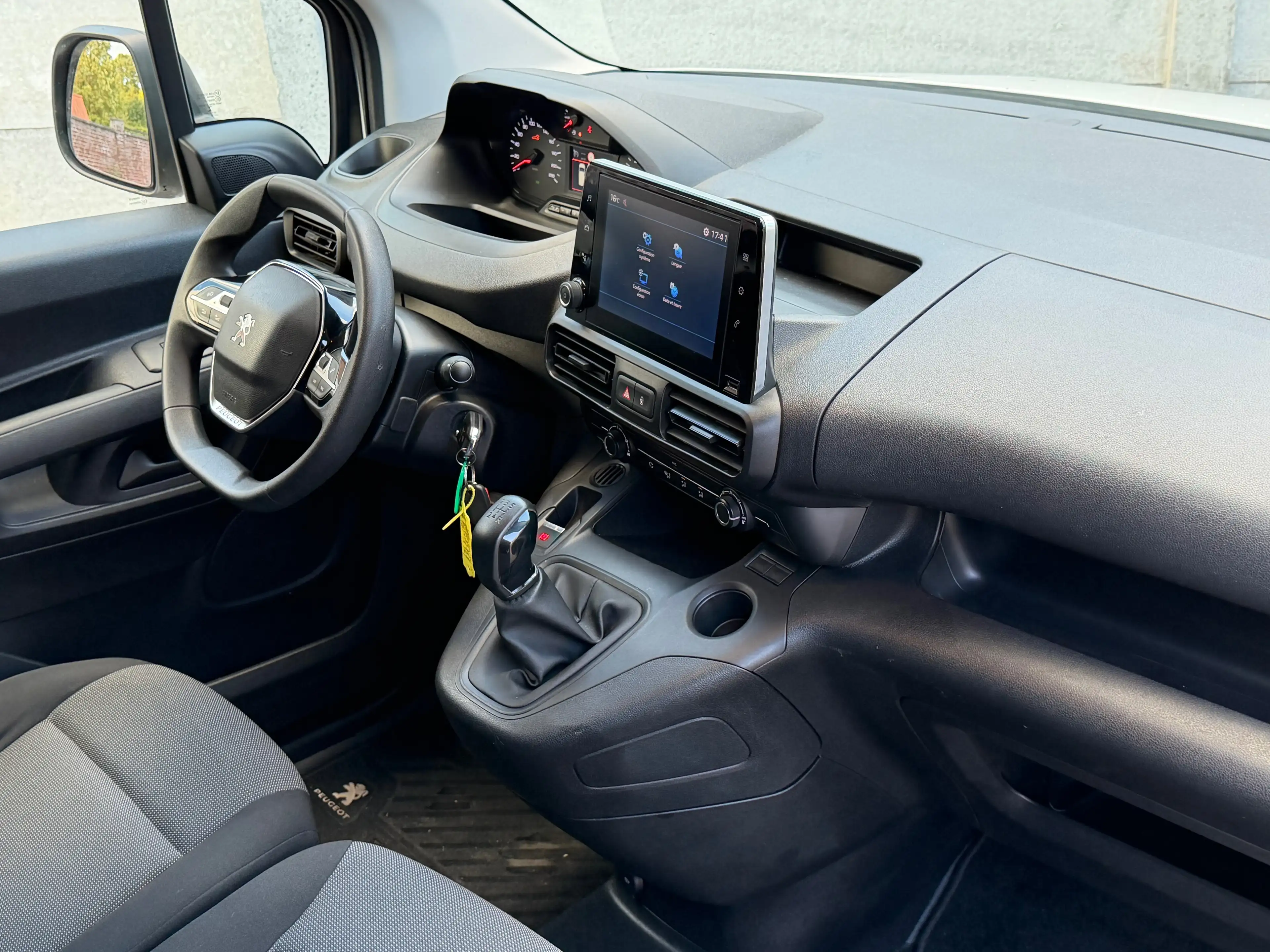 Peugeot Partner 3 PLACES - CAR PLAY - ATT REMORQUE - CARNET COMPLET — photo 10