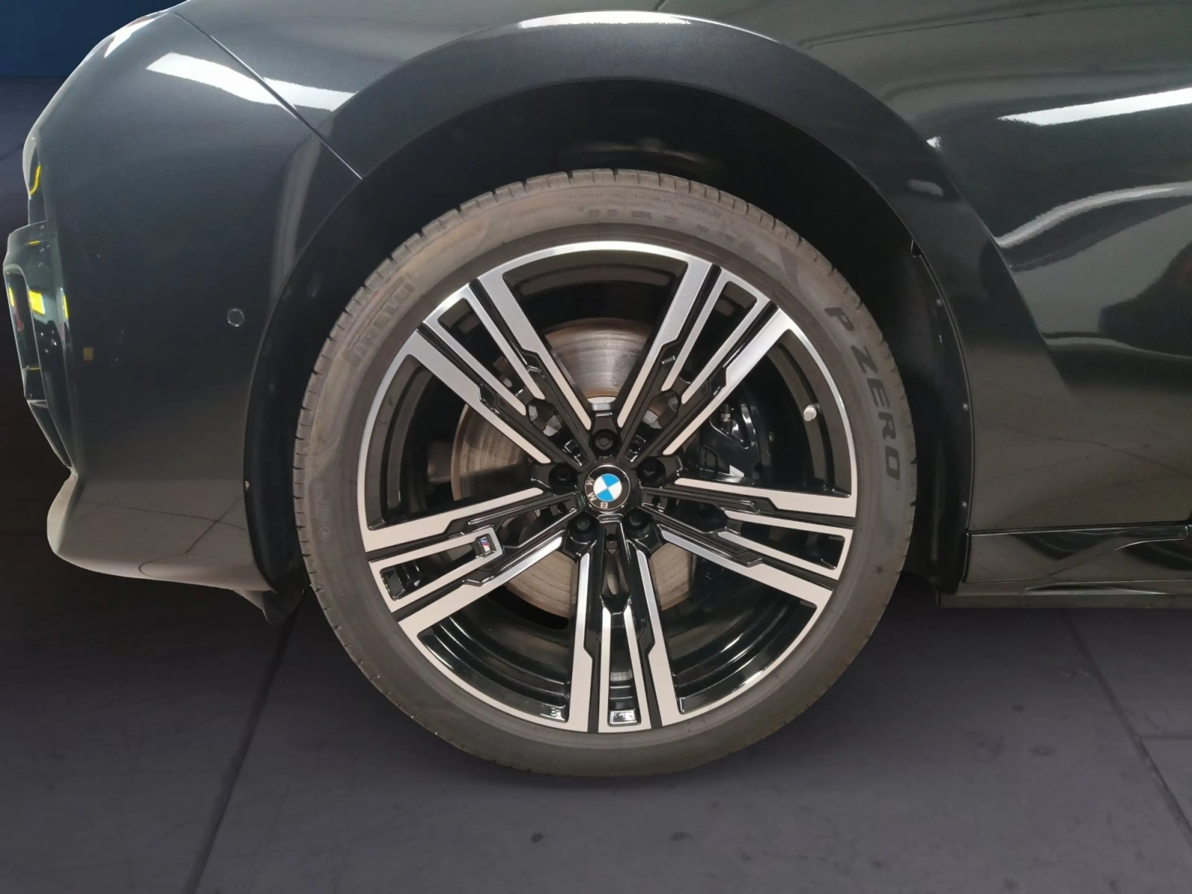 BMW i7 xDrive60 M Sportpaket DAB Aktivlenkung RFK — photo 6