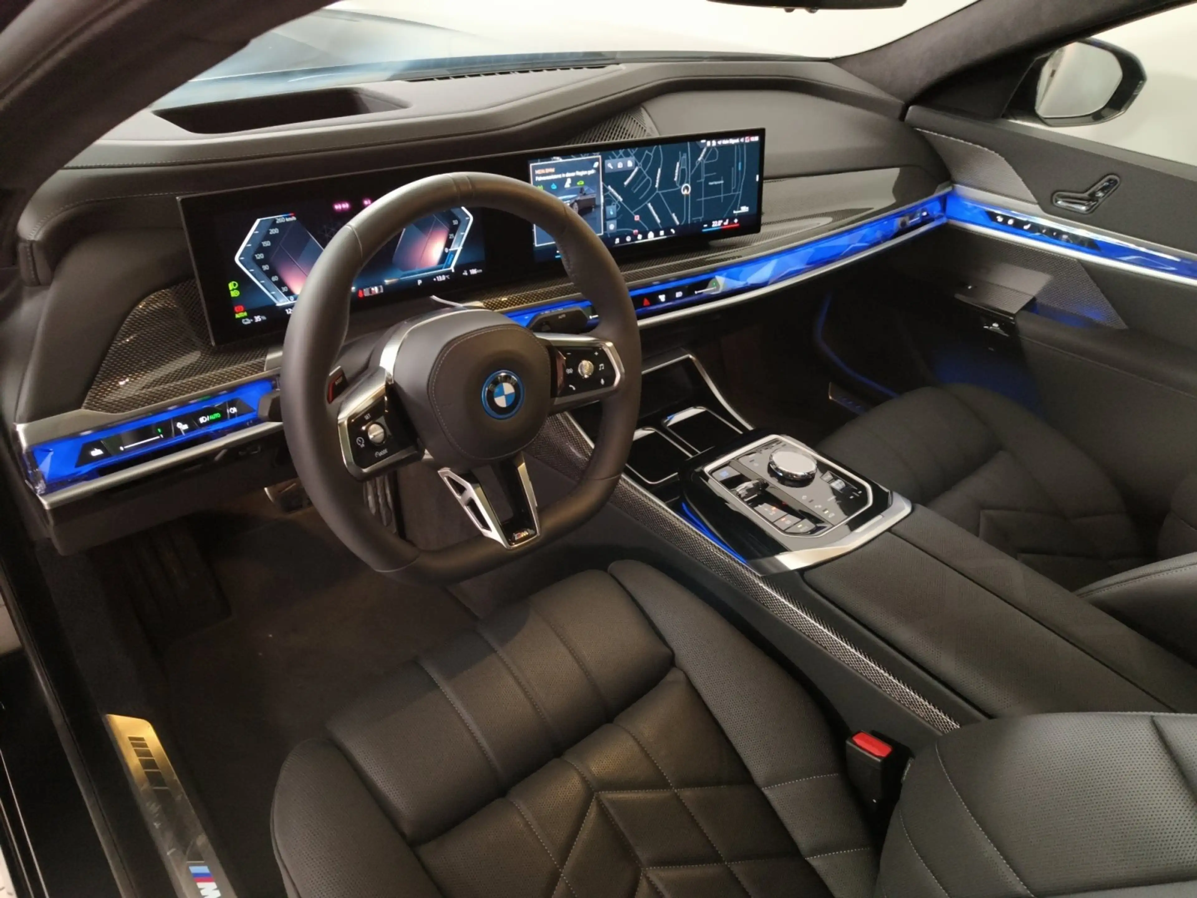 BMW i7 xDrive60 M Sportpaket DAB Aktivlenkung RFK — photo 13