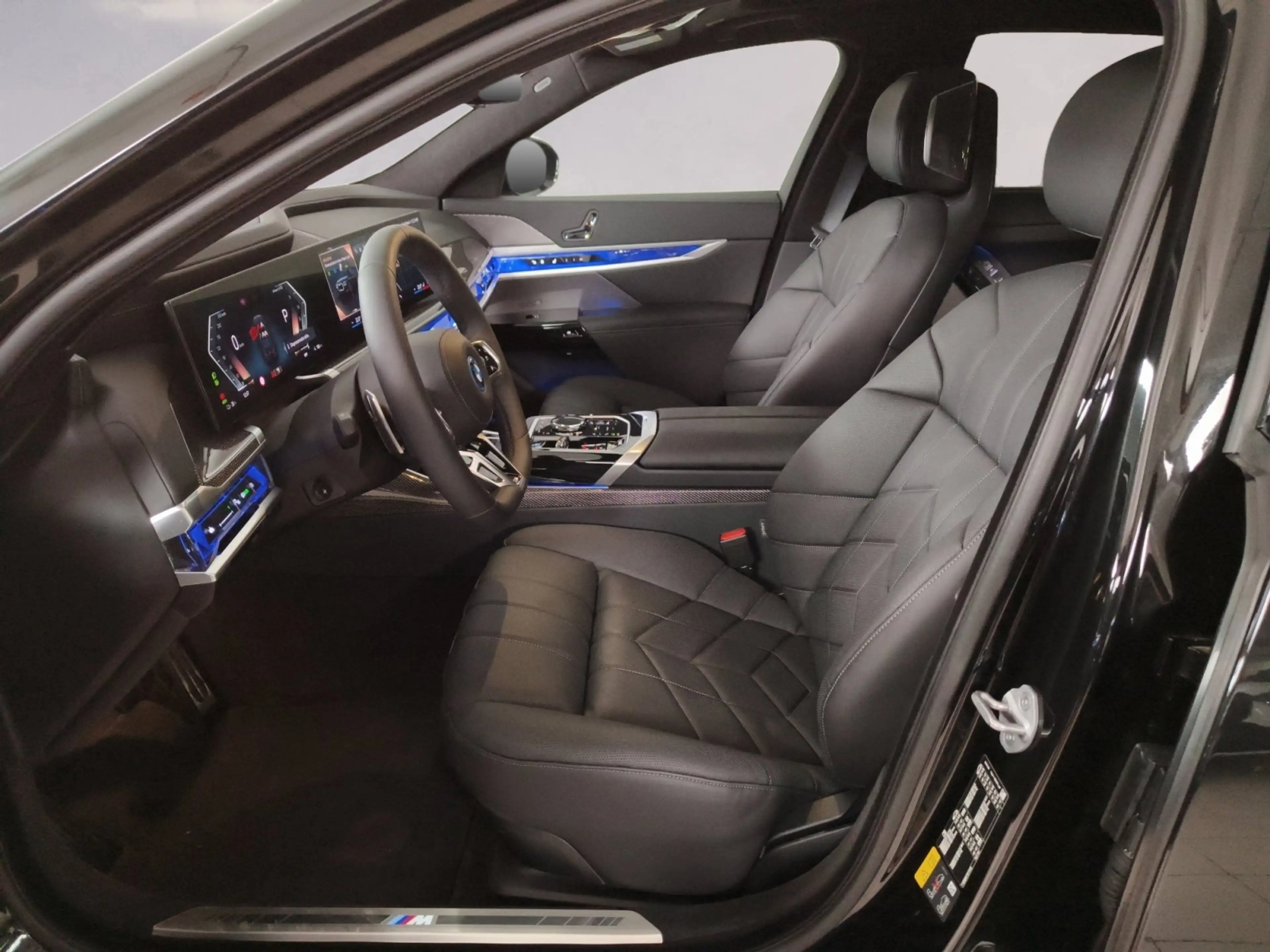 BMW i7 xDrive60 M Sportpaket DAB Aktivlenkung RFK — photo 7
