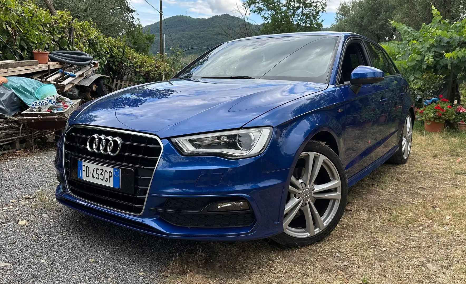 Audi A3 1.6 tdi S-Line 110cv OK NEOPATENTATI Blu/Azzurro - 1