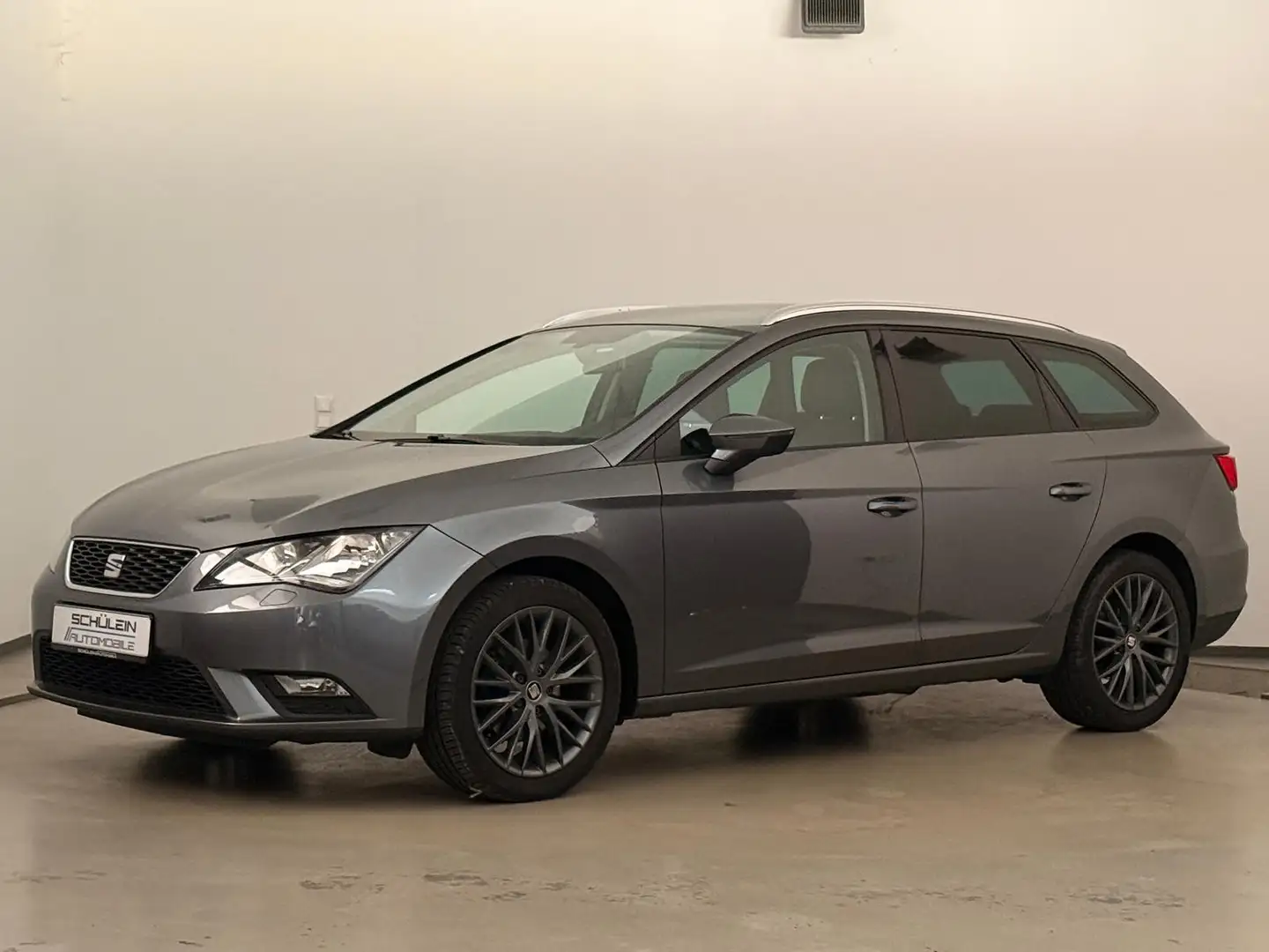 SEAT Leon Connect*CarPlay*SHZ*AHK*Teilleder*2. Hand* Gris - 2