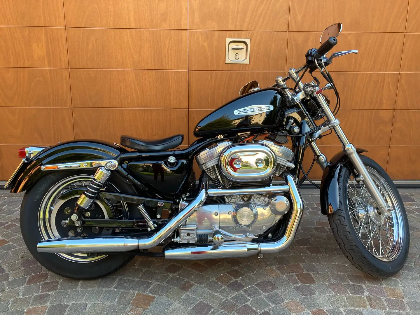 Harley-Davidson Sportster 883 Schwarz - 2