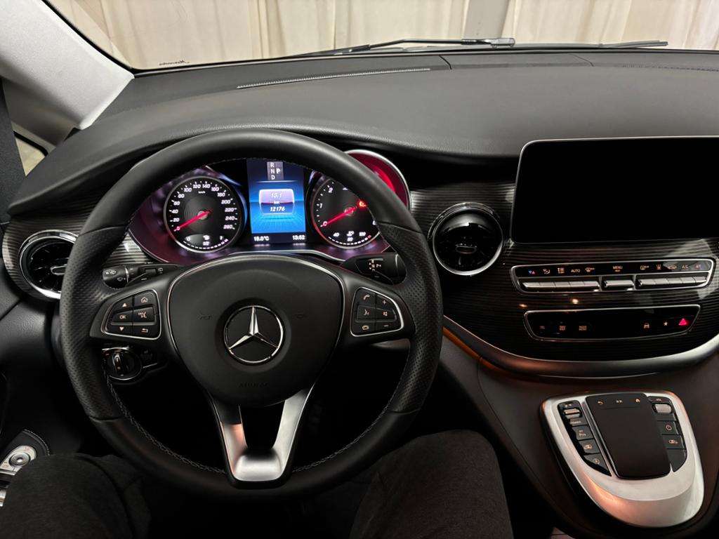 Mercedes-Benz V 250