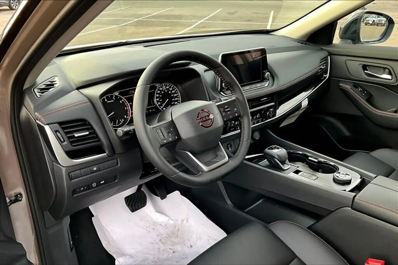 Nissan Rogue снимка Nissan Rogue