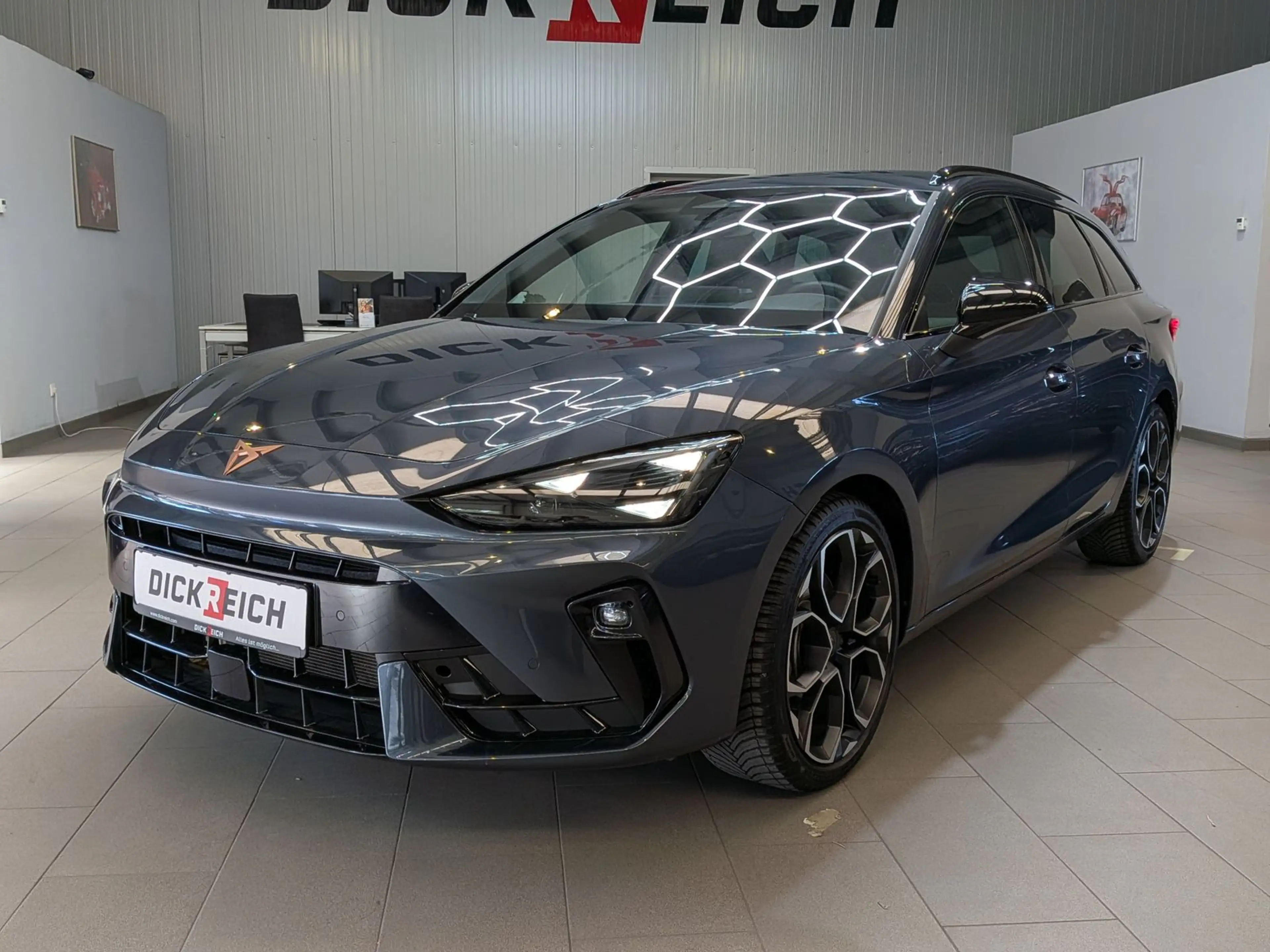 CUPRA Leon 2.0 TDI DSG AHK*DYNAMICA*EDGE*LED*5JGARANT. — photo 8