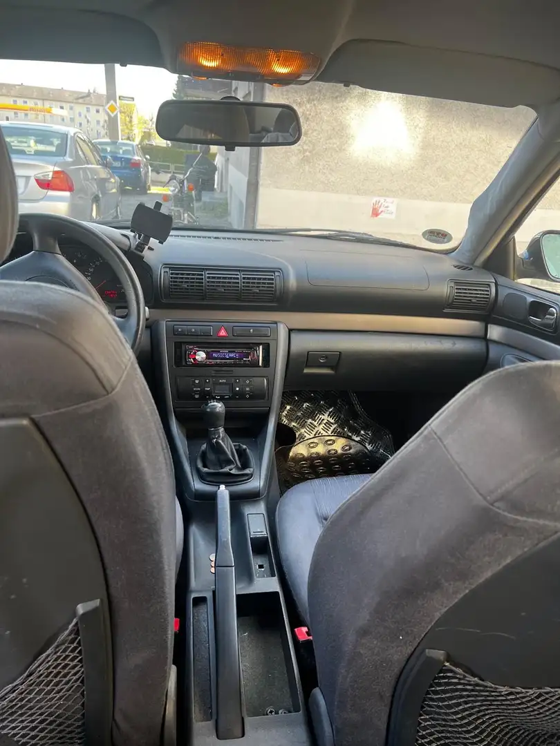 Audi A4 1.6 - 1