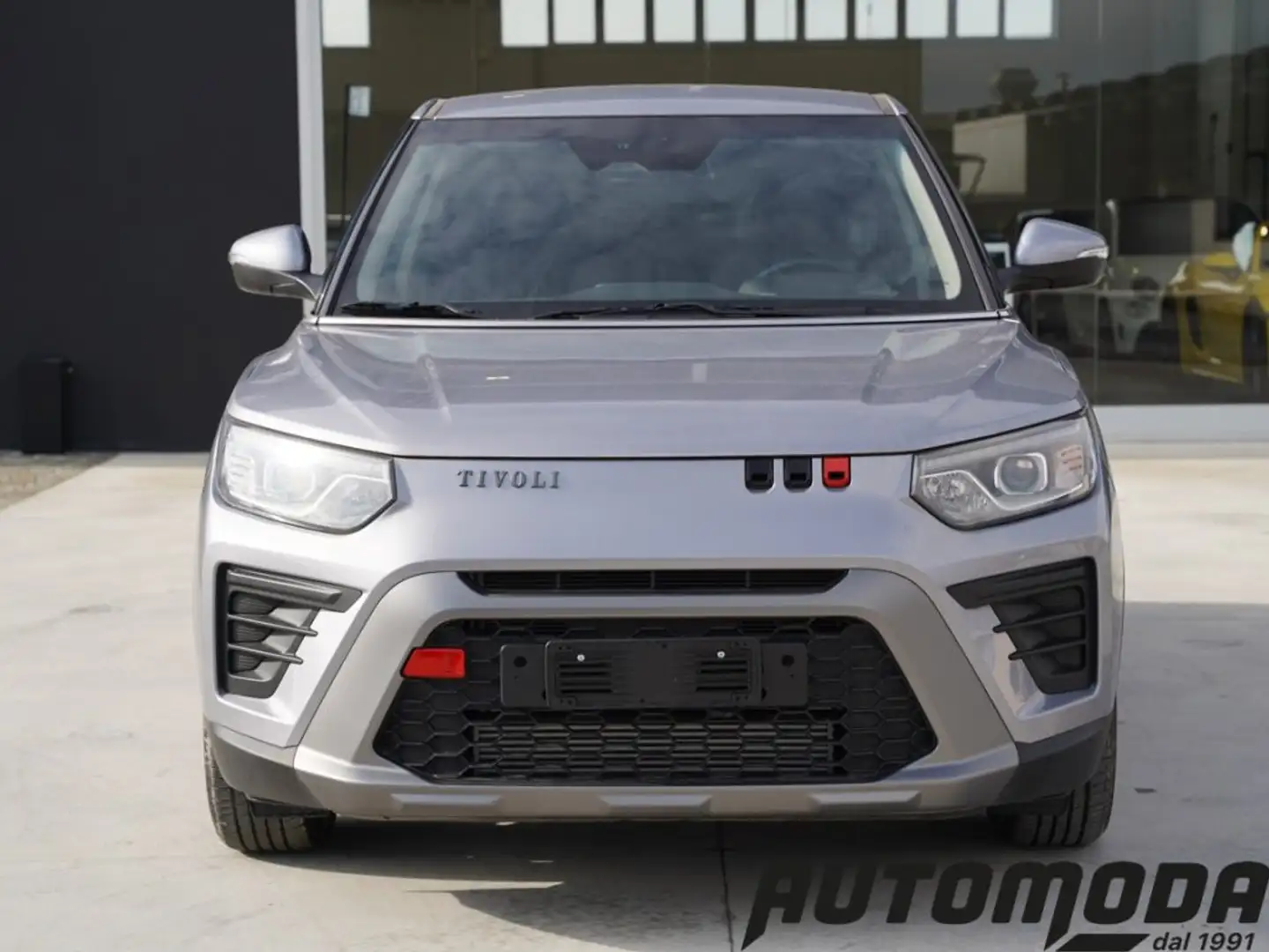 SsangYong Tivoli 1.5 GDI Turbo 135 CV GPL Gris - 2