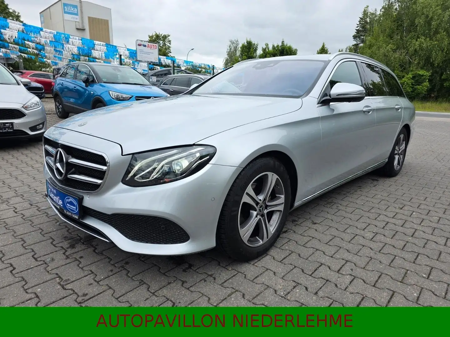 Mercedes-Benz E 200 T*Avantgarde*LED*360°*T-Leder*Apple*android Zilver - 2