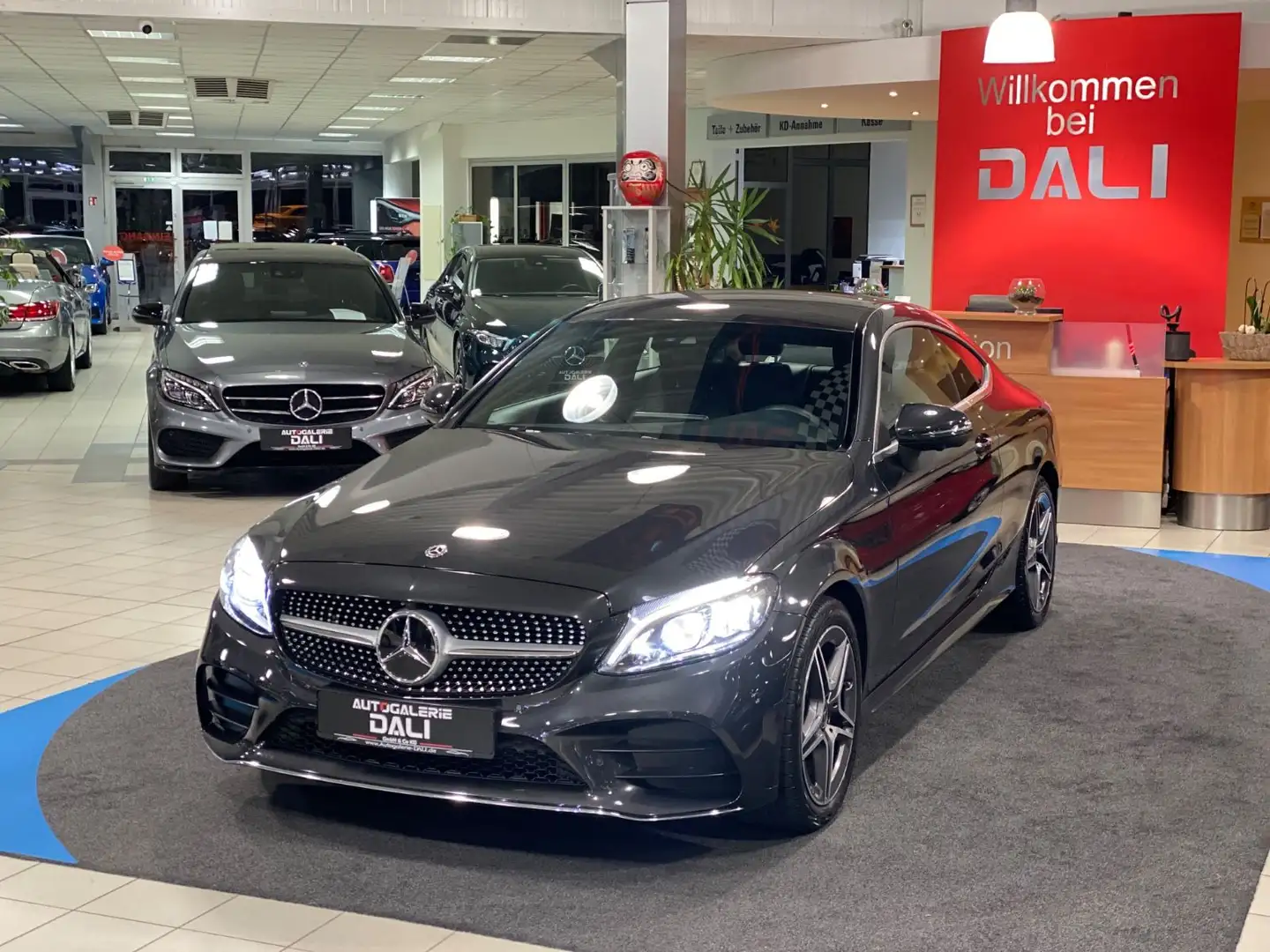 Mercedes-Benz C 220 d Coupe AMG 4Matic-NAVI-LED-360°KAM-PDC Grau - 1
