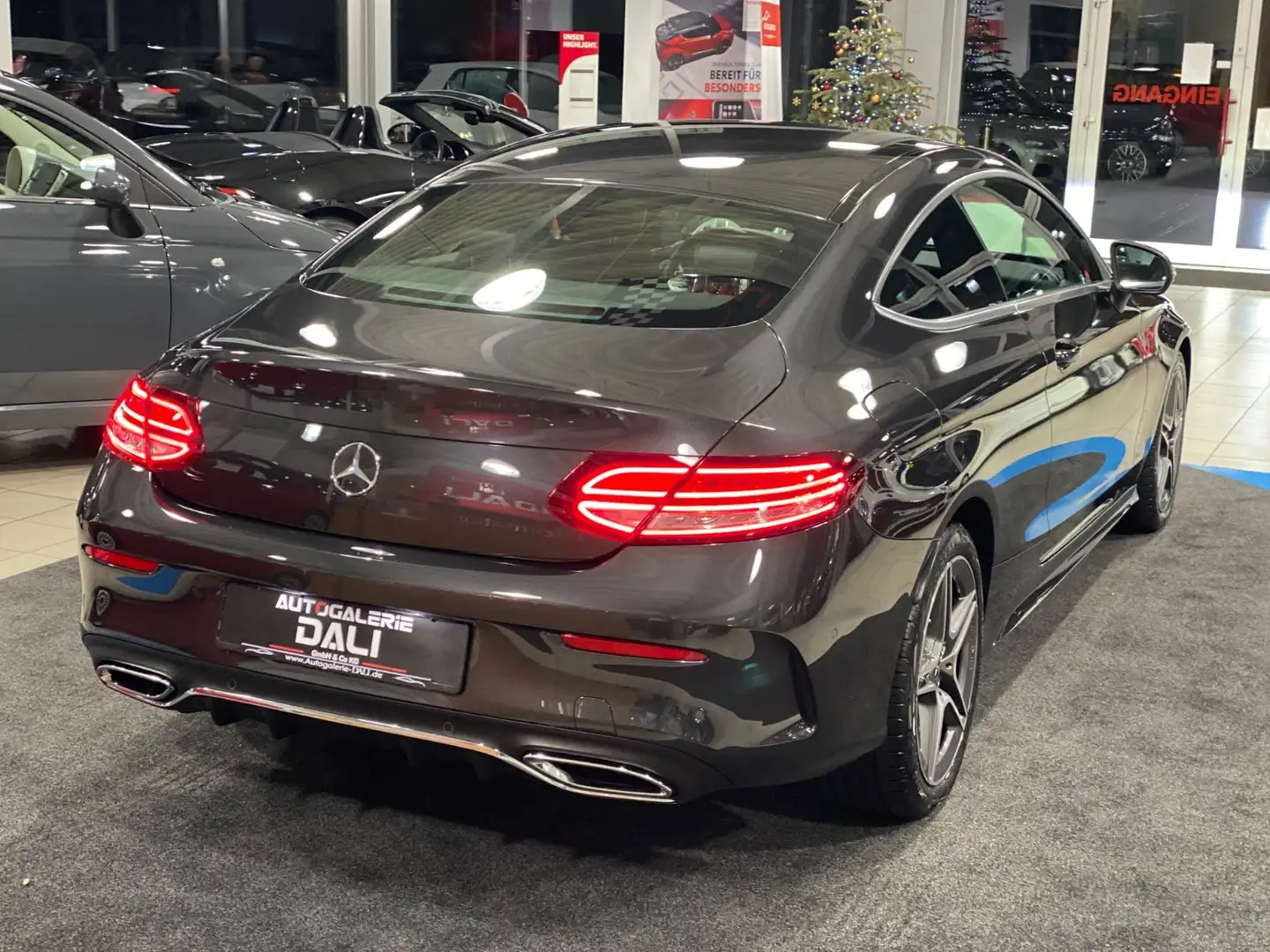 Mercedes-Benz C 220 d Coupe AMG 4Matic-NAVI-LED-360°KAM-PDC Grau - 2