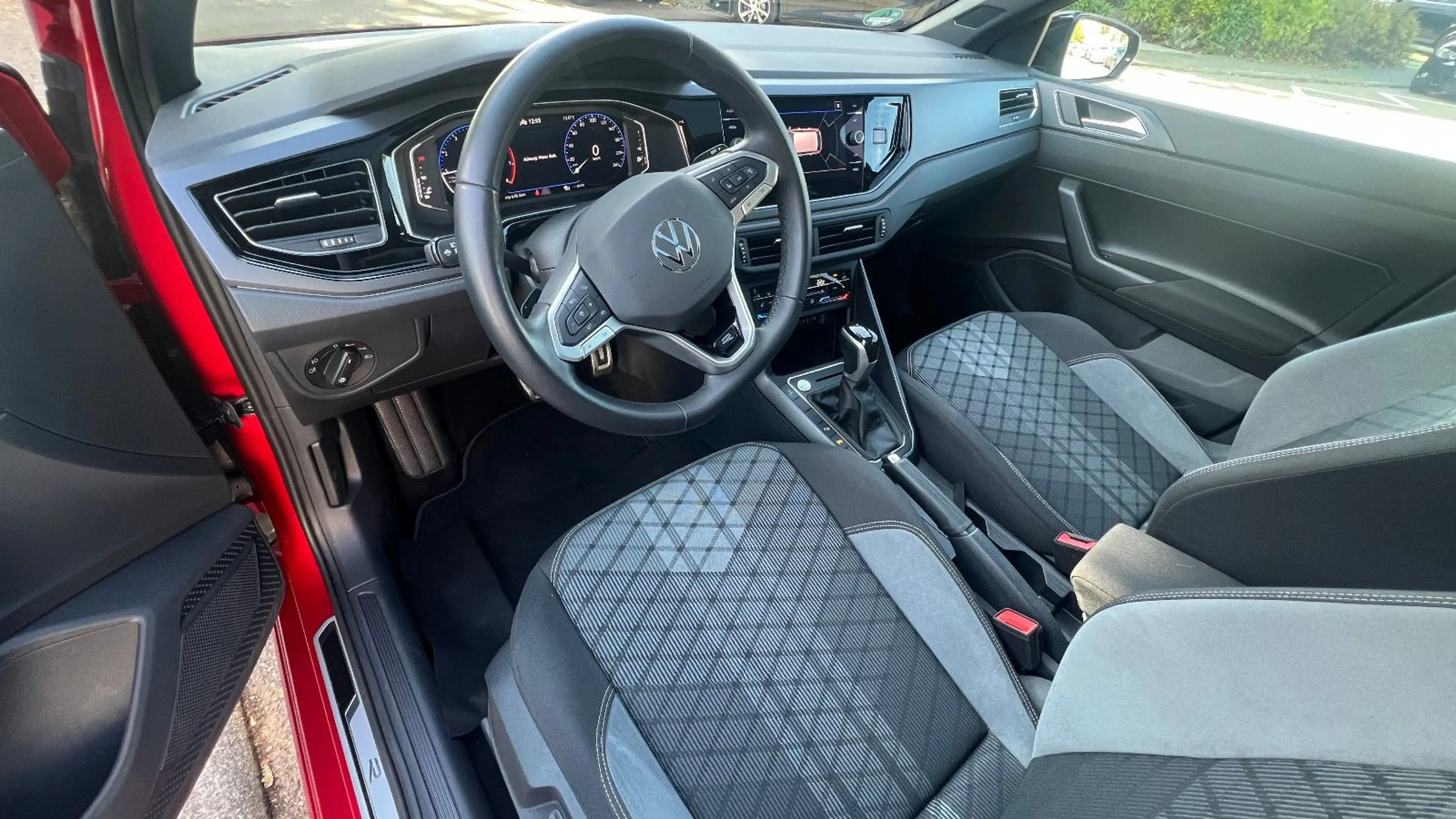 Volkswagen Polo VI R-Line/Schiebedach — photo 10