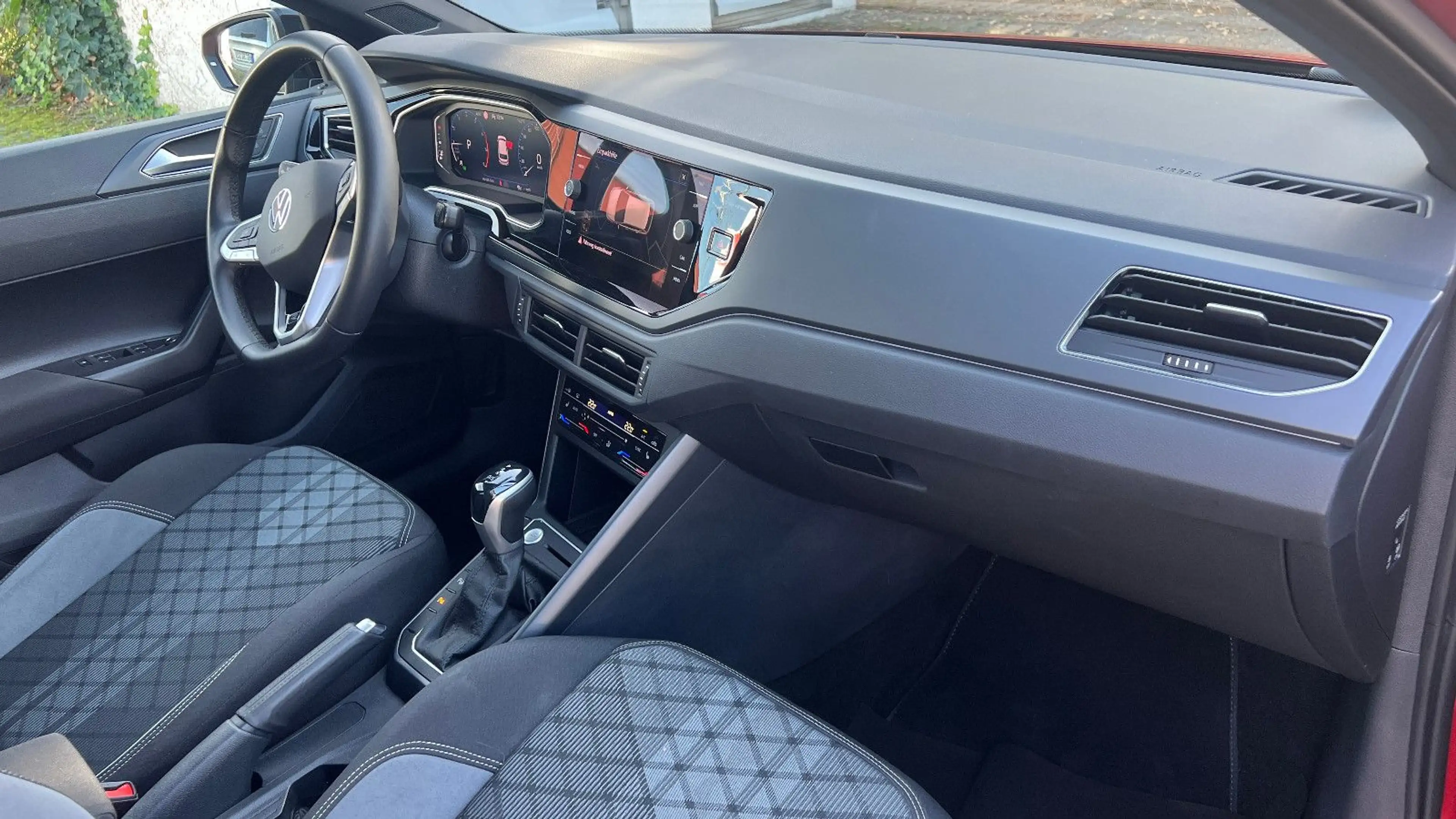 Volkswagen Polo VI R-Line/Schiebedach — photo 13