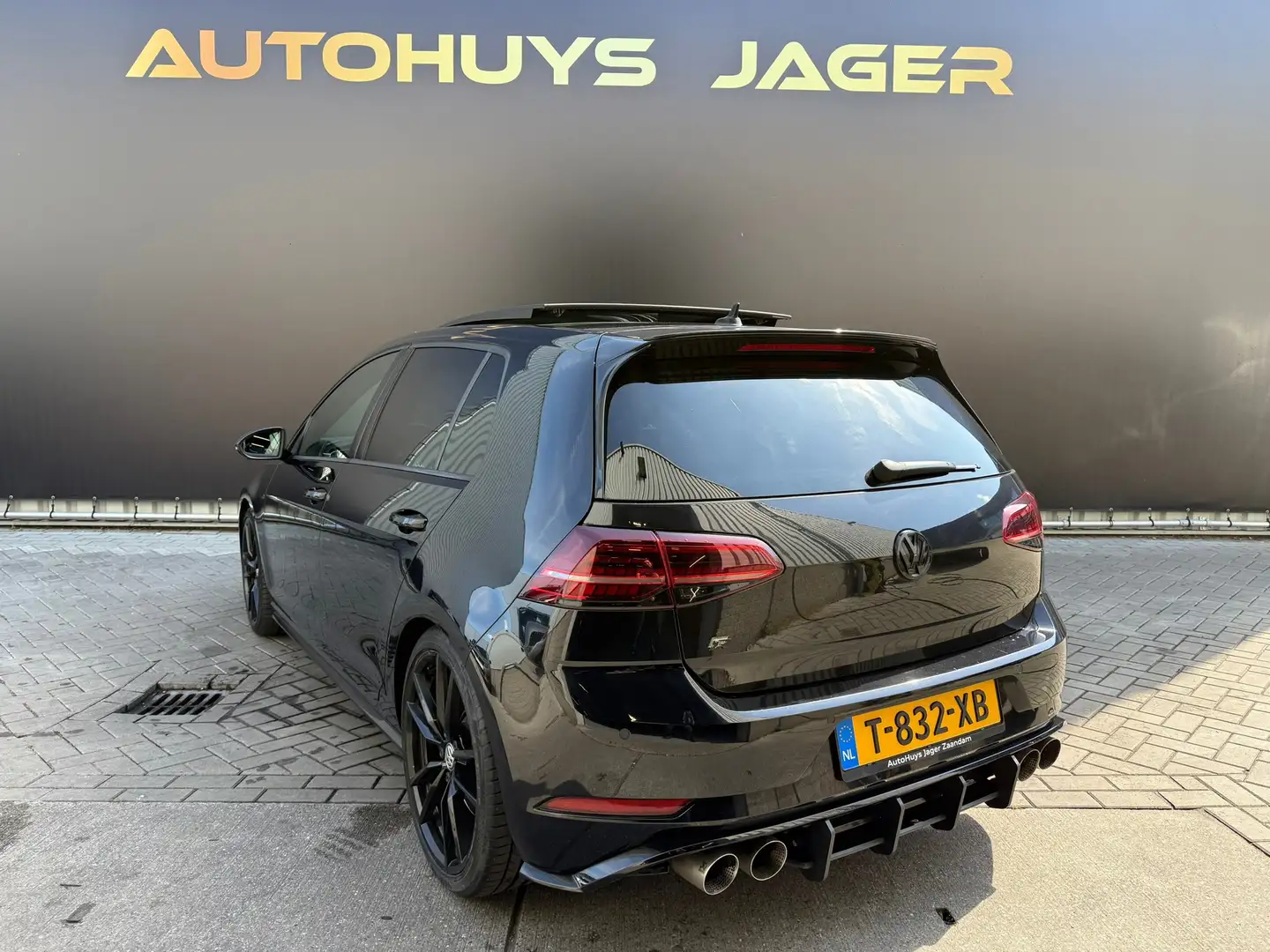 Volkswagen Golf 2.0 TSI 4Motion R|Pano|Akrapovic|Dynaudio|Camera|V Zwart - 2