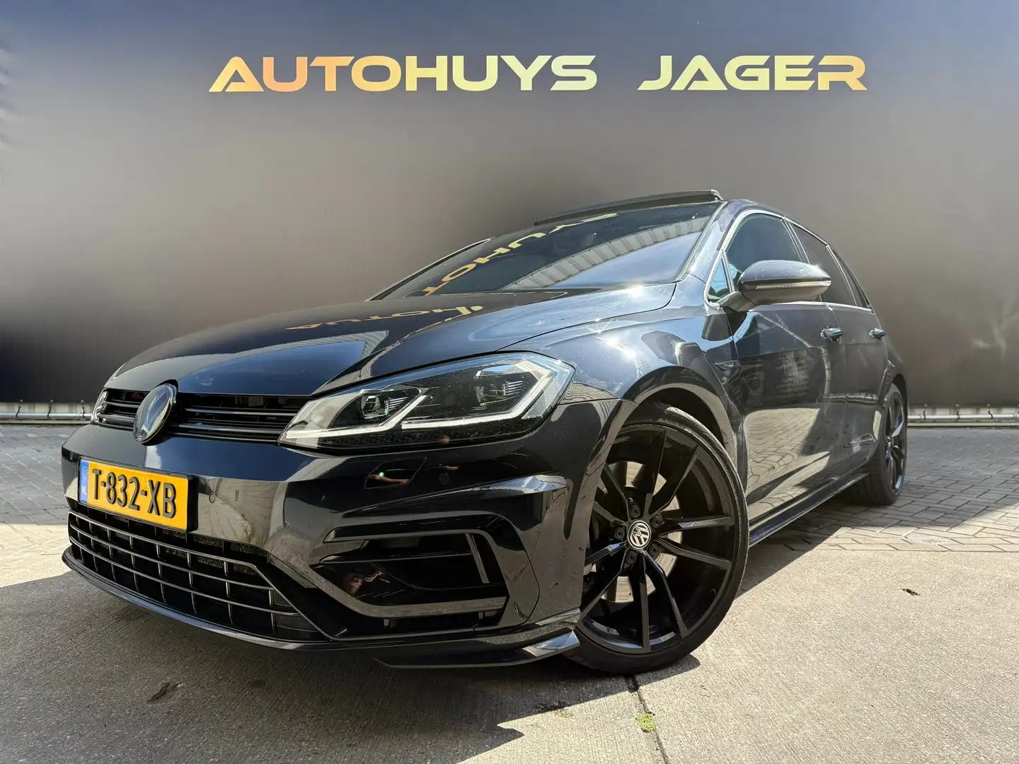 Volkswagen Golf 2.0 TSI 4Motion R|Pano|Akrapovic|Dynaudio|Camera|V Zwart - 1