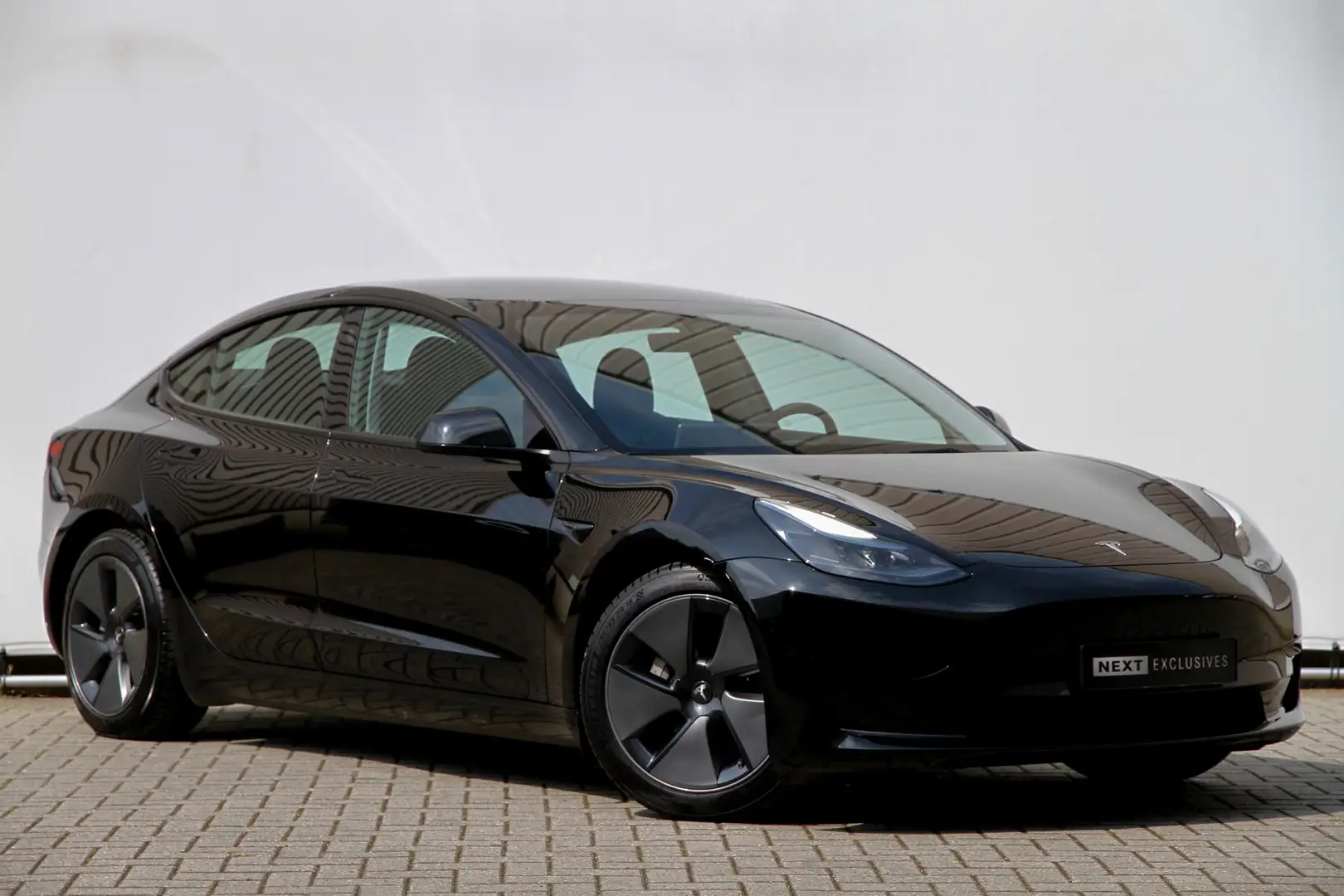 Tesla Model 3 Standard RWD Plus 60 kWh | BTW | Autopilot | ACC | Zwart - 2