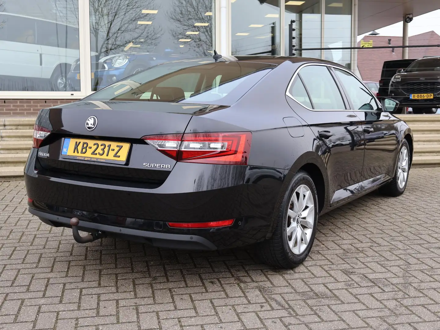 Skoda Superb 1.6 TDI DSG + TREKHAAK | CANTON AUDIO | STOELVERW. Noir - 2