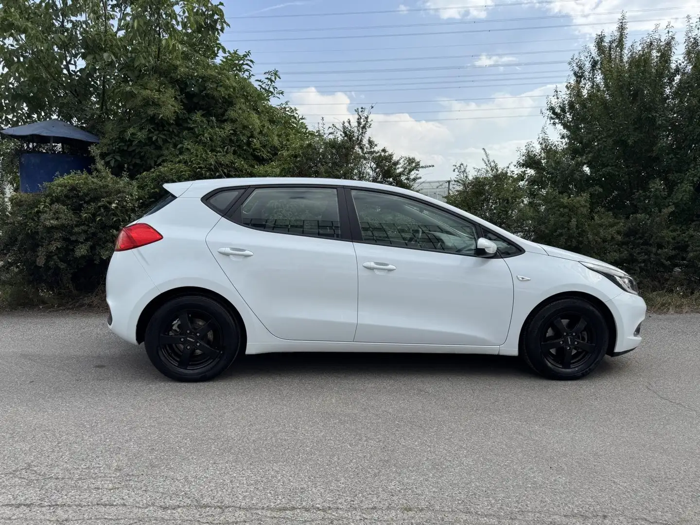Kia Ceed / cee'd 1,4 Cool Ö-Paket Navi Kamera Servicebuch SR+WR Wit - 2