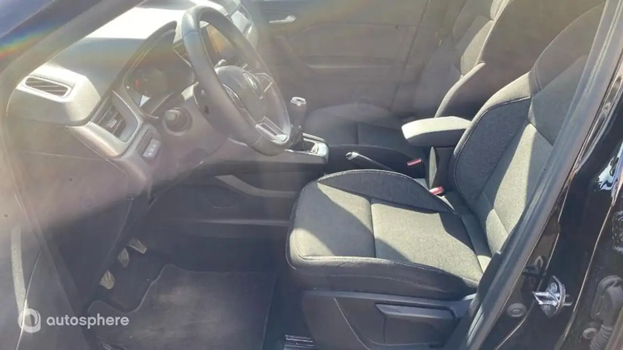 Renault Captur — photo 12