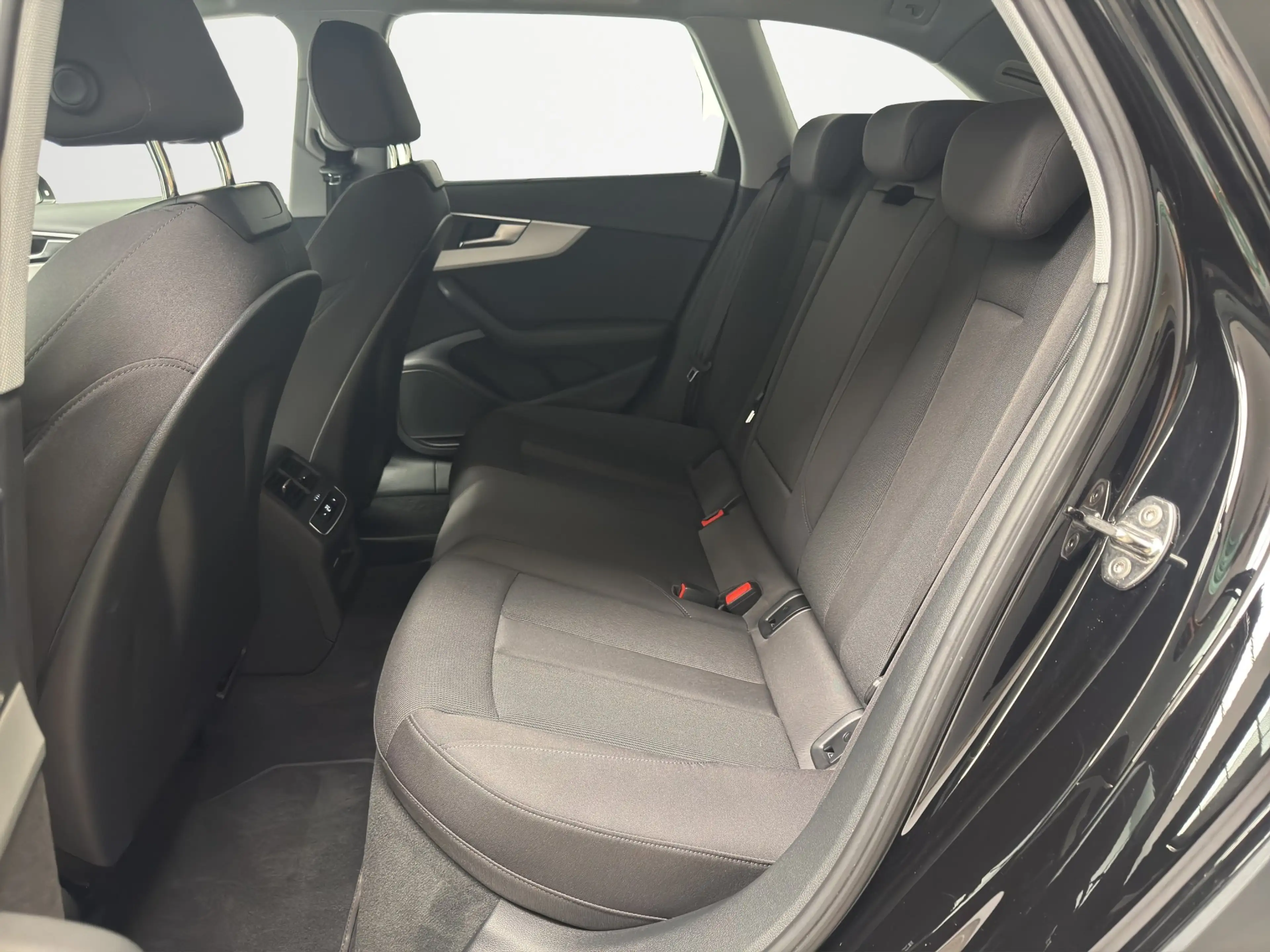 Audi A4 allroad 40 TDI quattro Klima Navi Rückfahrkamera — photo 14