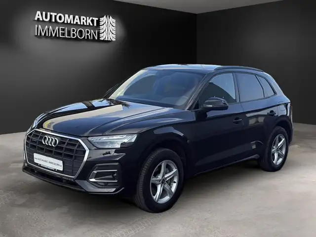 Audi Q5 view 4