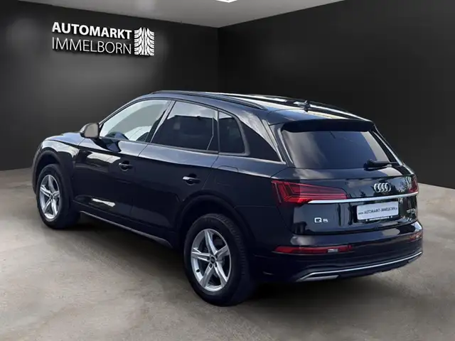 Audi Q5 view 5