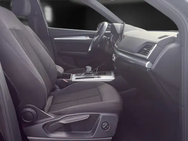 Audi Q5 view 13