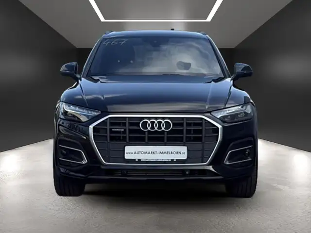 Audi Q5 view 8
