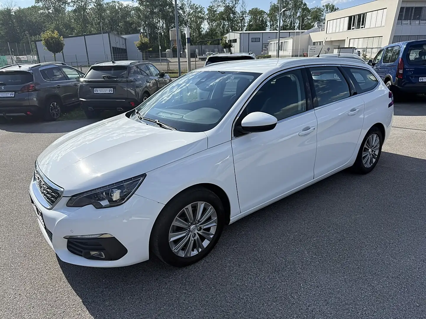 Peugeot 308 SW 1,2 PureTech 130 Allure EAT8 S&S Aut. Weiß - 2