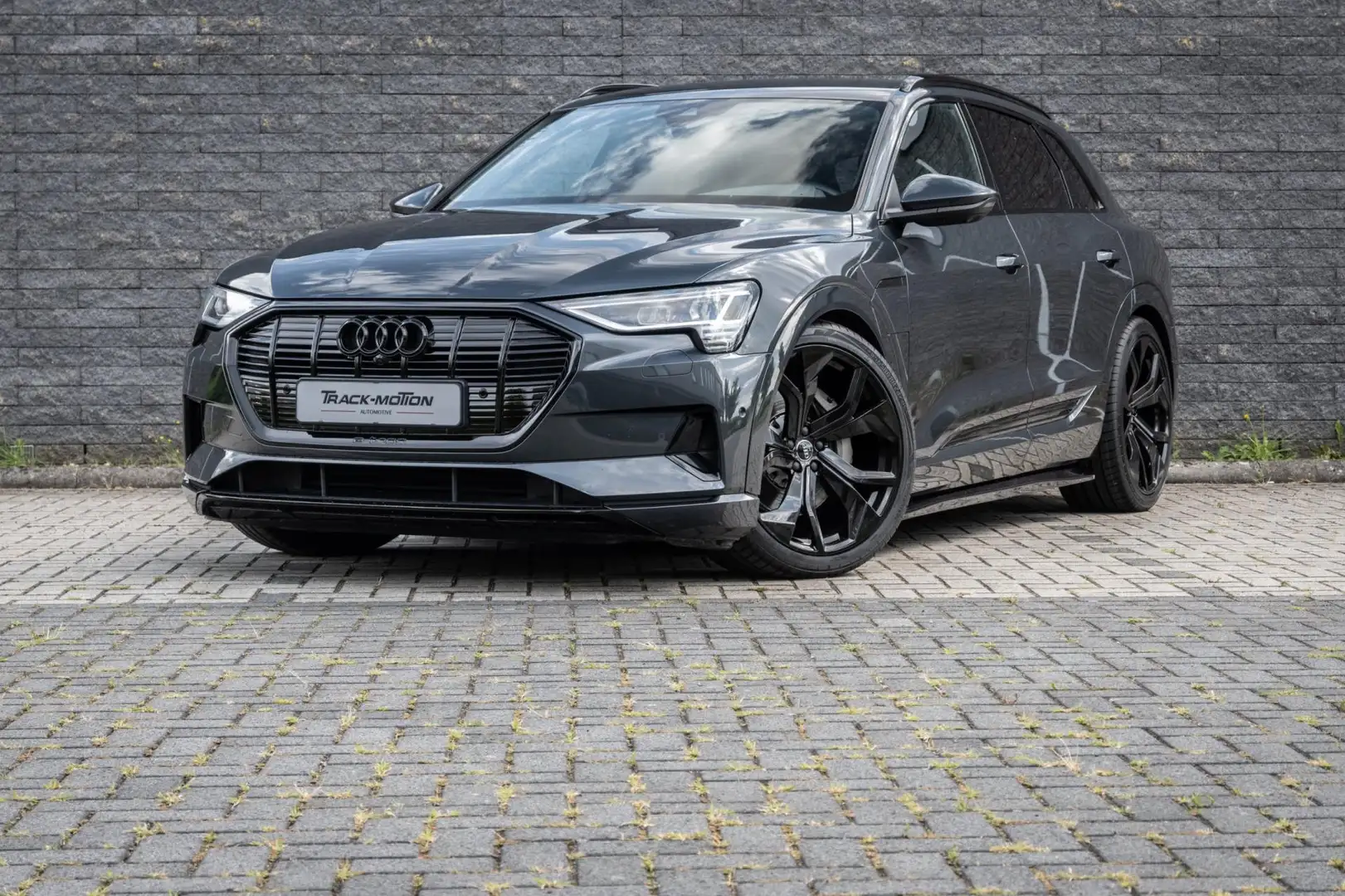 Audi e-tron E-tron 55 quattro advanced 95 kWh Grijs - 2