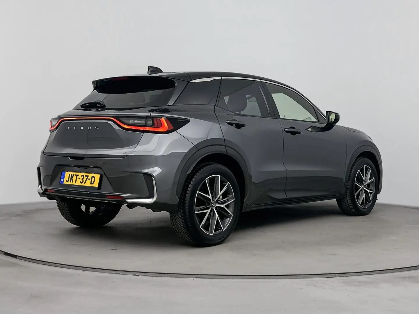 Lexus LBX Emotion 2WD | Tech Pack | Carplay | Stoel & Stuurv Gris - 2