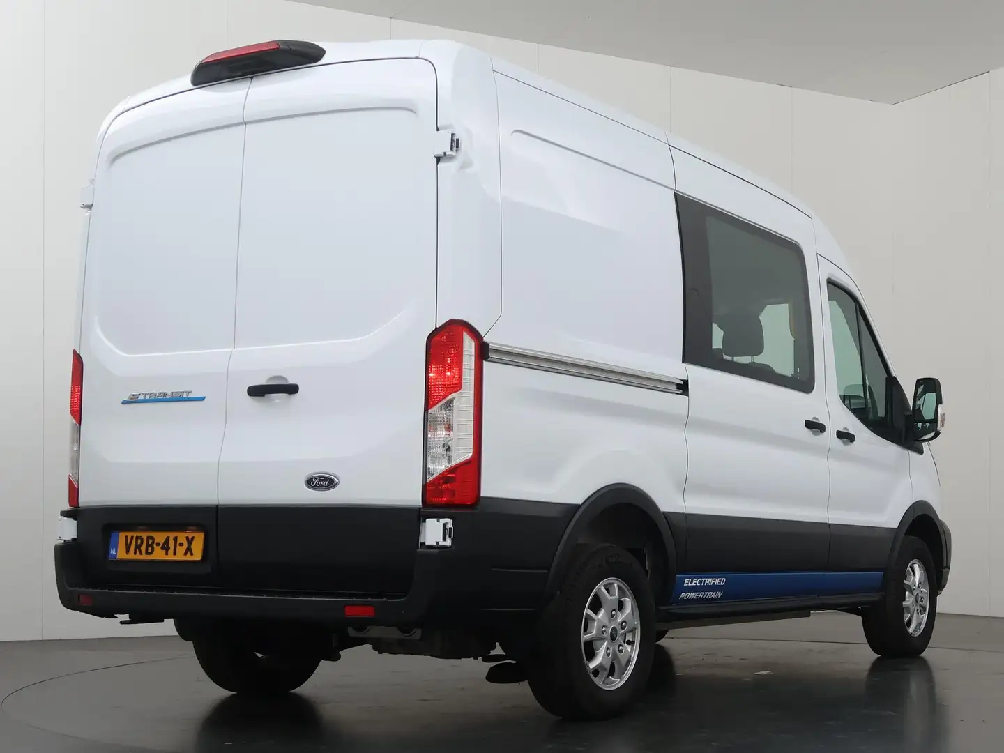 Ford E-Transit 350 L2 H2 TREND 68 kWh | DUBBEL CABINE | 317 KM WL Fehér - 2
