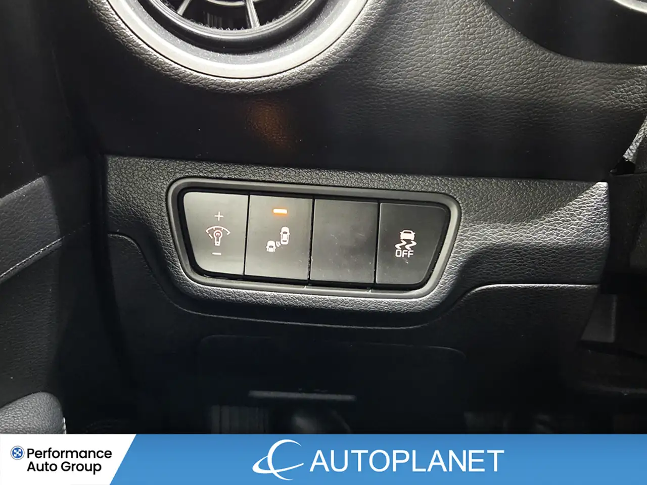 Kia Forte снимка Kia Forte