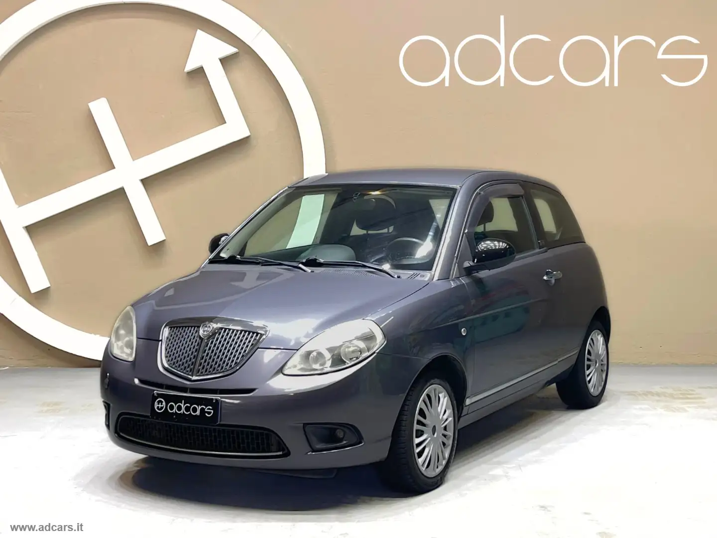 Lancia Ypsilon 1.2 69 CV Diva NEOPATENTATI! Grigio - 1