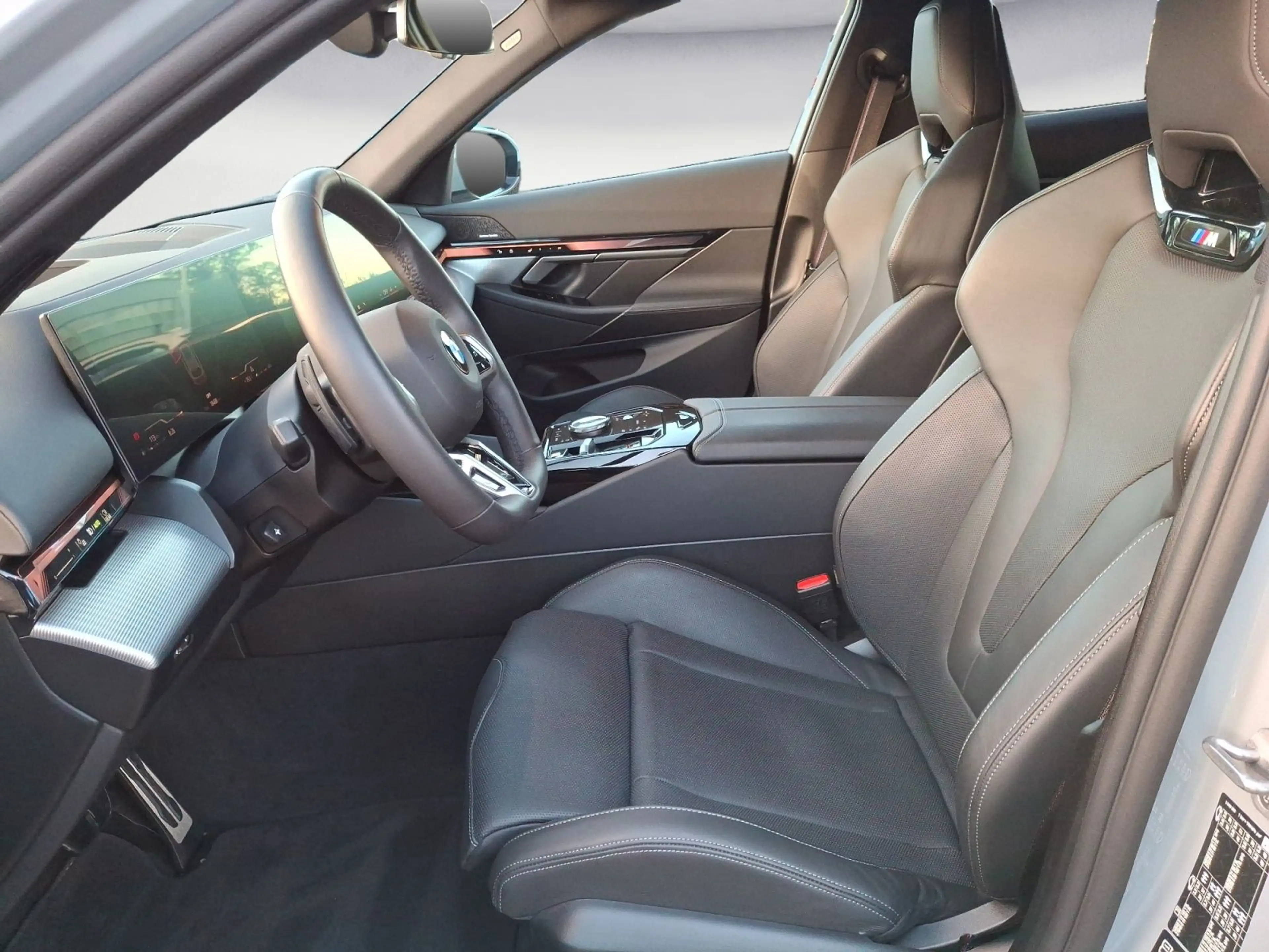 BMW 540 d xDrive Touring M SPORT PRO AHK Parking Assi — photo 12