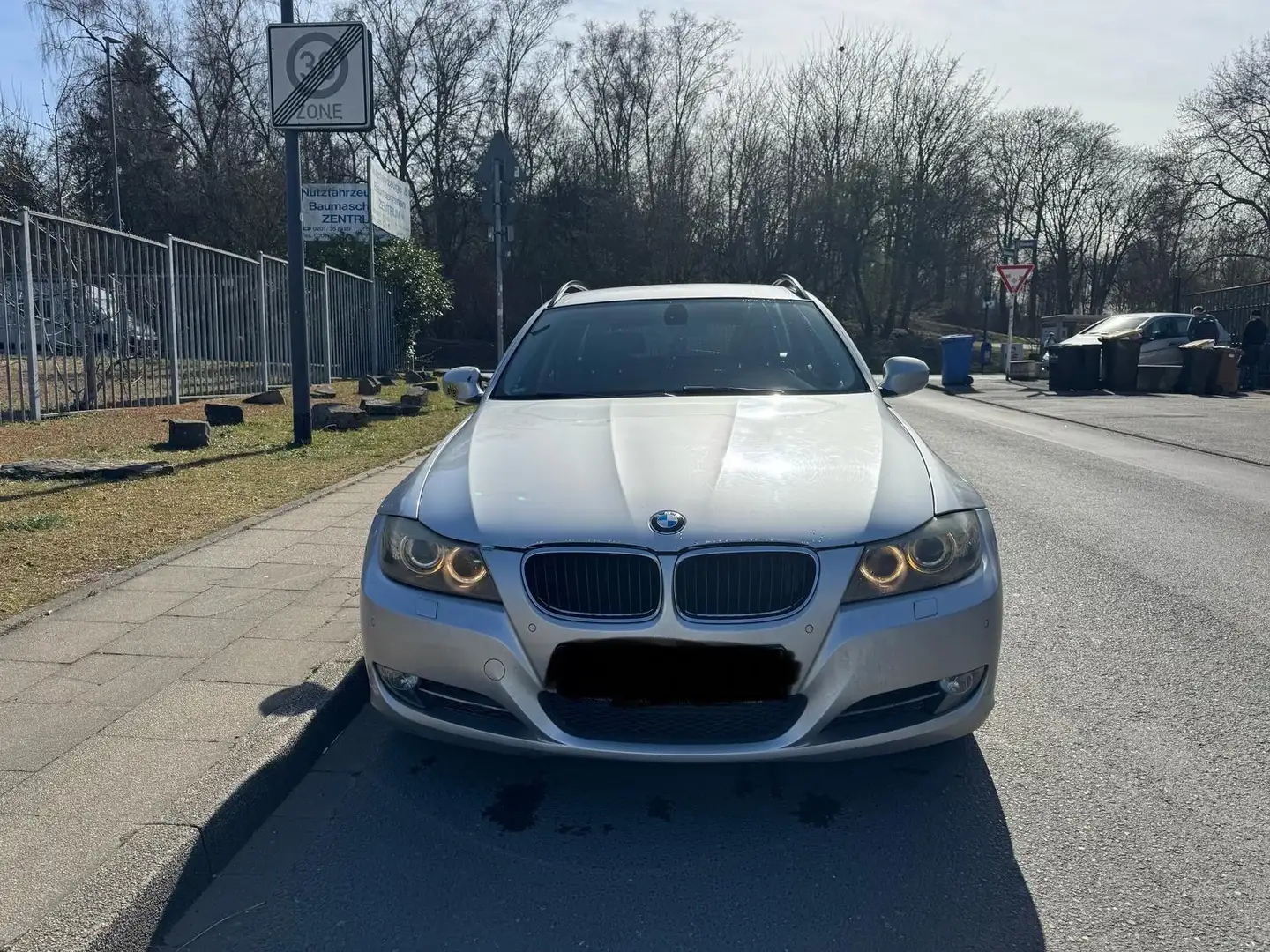 BMW 320 Baureihe 3 Touring 320d TÜV NEU*2.HAND Silber - 2