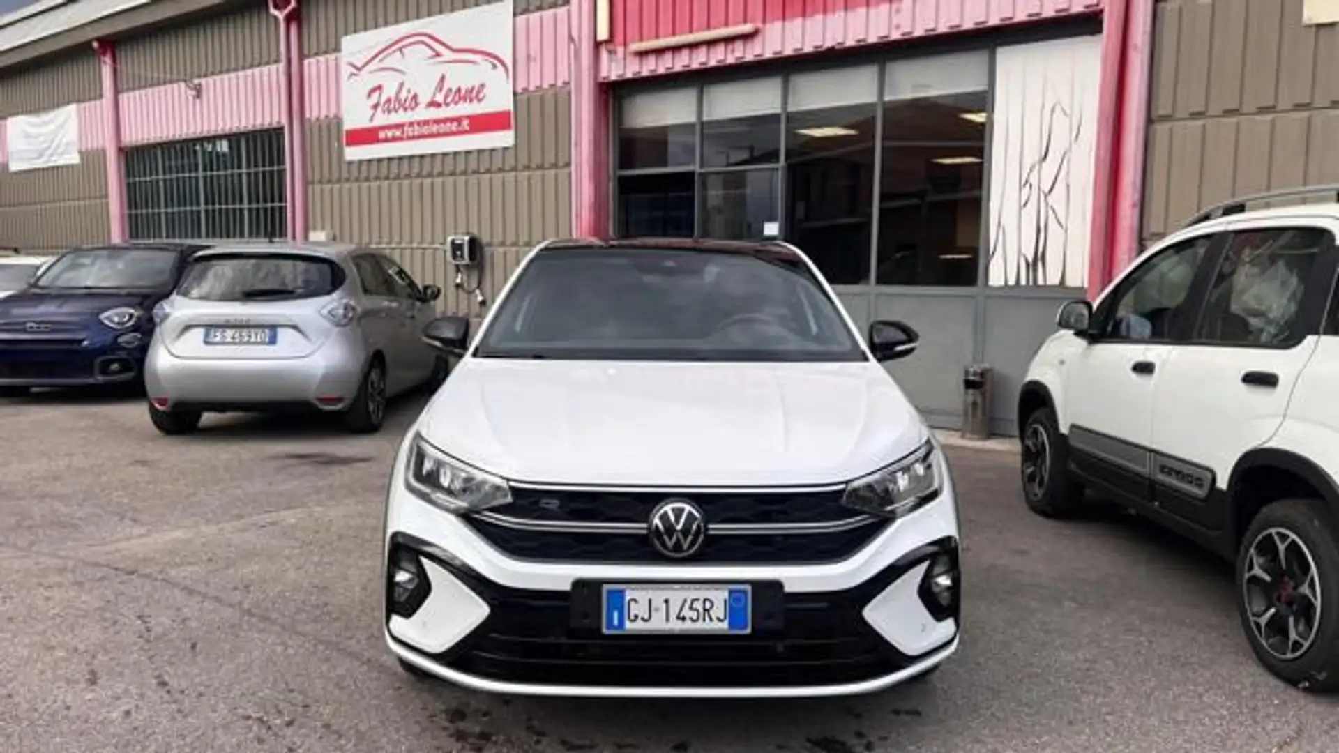 Volkswagen Taigo 1.0 TSI 110 CV DSG R-Line Bianco - 2