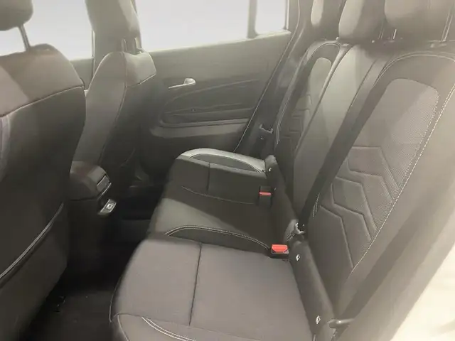 Jeep Avenger view 8