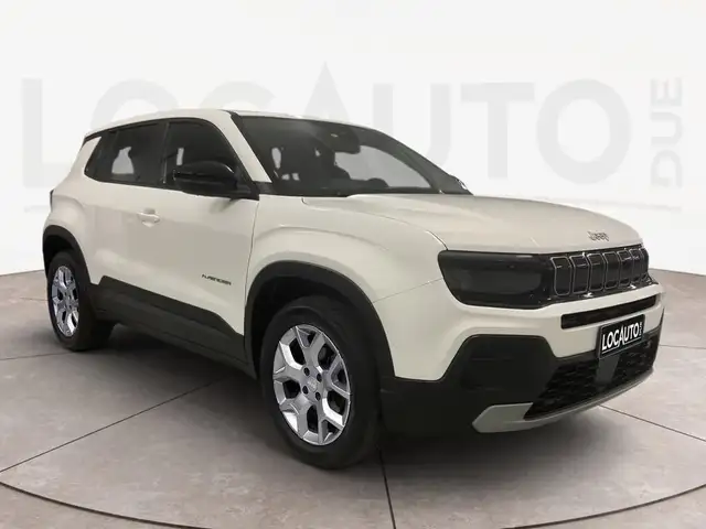 Jeep Avenger view 3