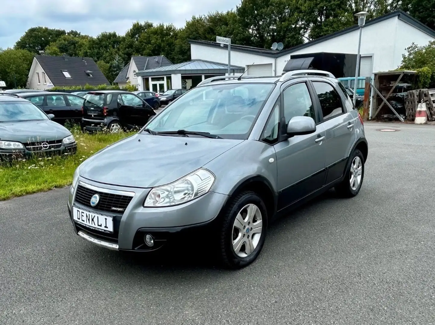 Fiat Sedici 1.9 DieselMultijetDPF 4x4 6GANG TÜV-06-2027 SUV Сірий - 1