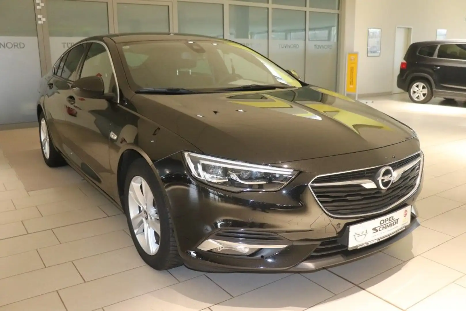 Opel Insignia Grand Sport 1.5 Direct InjectionTurbo Innovation Schwarz - 2