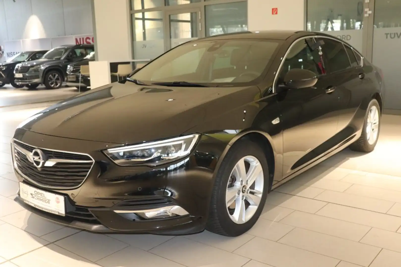 Opel Insignia Grand Sport 1.5 Direct InjectionTurbo Innovation Schwarz - 1